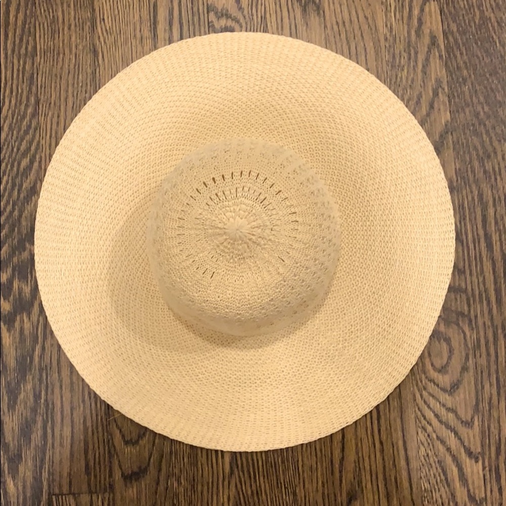 Sun hat with sun protection
